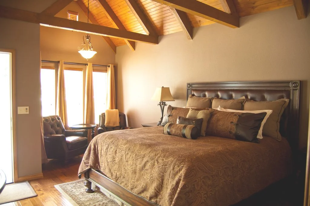 Guest accommodation at the Branson retreat center.