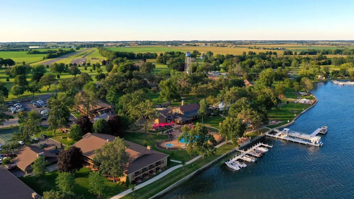 Lake Lawn Resort, the advertised setting for the weekend