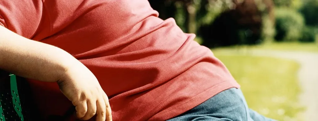 Person resting a hand beside their waist